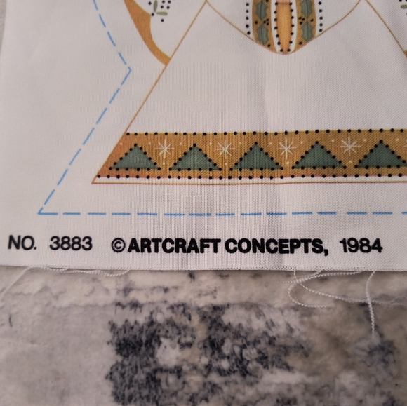 Angel pillow panel angel with bird - Picture 3 of 3